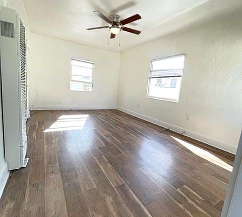 3rd image of 287 Cerritos Ave #0
