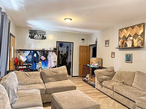 5th image of 313 Agate St