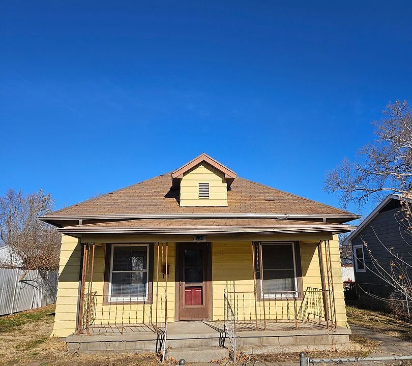 1st image of 334 W 11th St