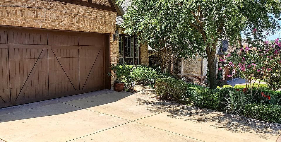 1st image of 2112 S Hill Dr
