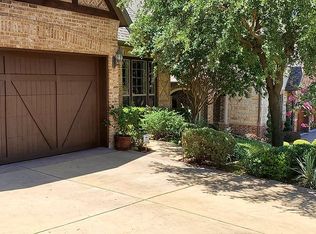 2112 S Hill Dr, Irving, TX 75038