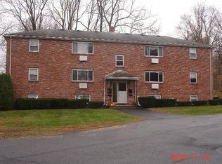 14 Mechanic St APT 1, Medway, MA 02053