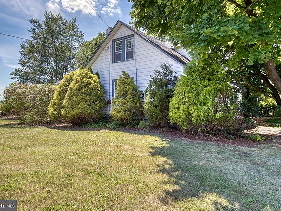4th image of 344 Pedricktown Woodstown Rd