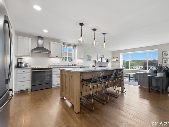 3rd image of 78 Farm Hill Road