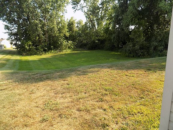 5th image of 10900 Saint Clair Dr