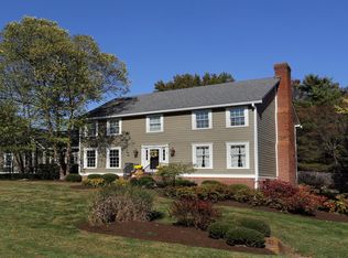 2105 Woodmont Dr, Lexington, KY 40502