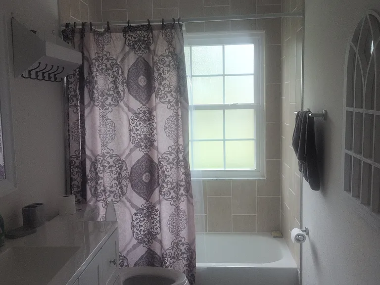 1426 Silverthorn Dr — Photo 13