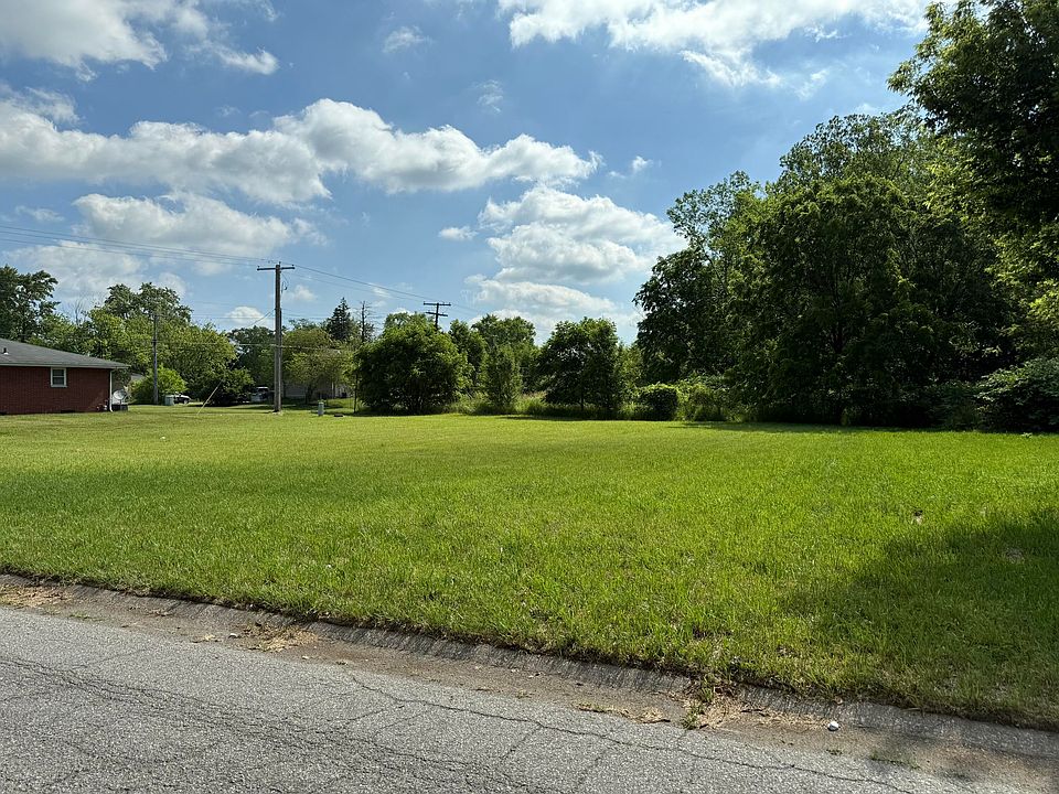2nd image of 6033 Taft Pl