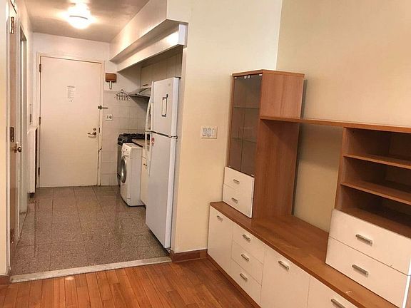 2nd image of 148 Madison St APT 5B