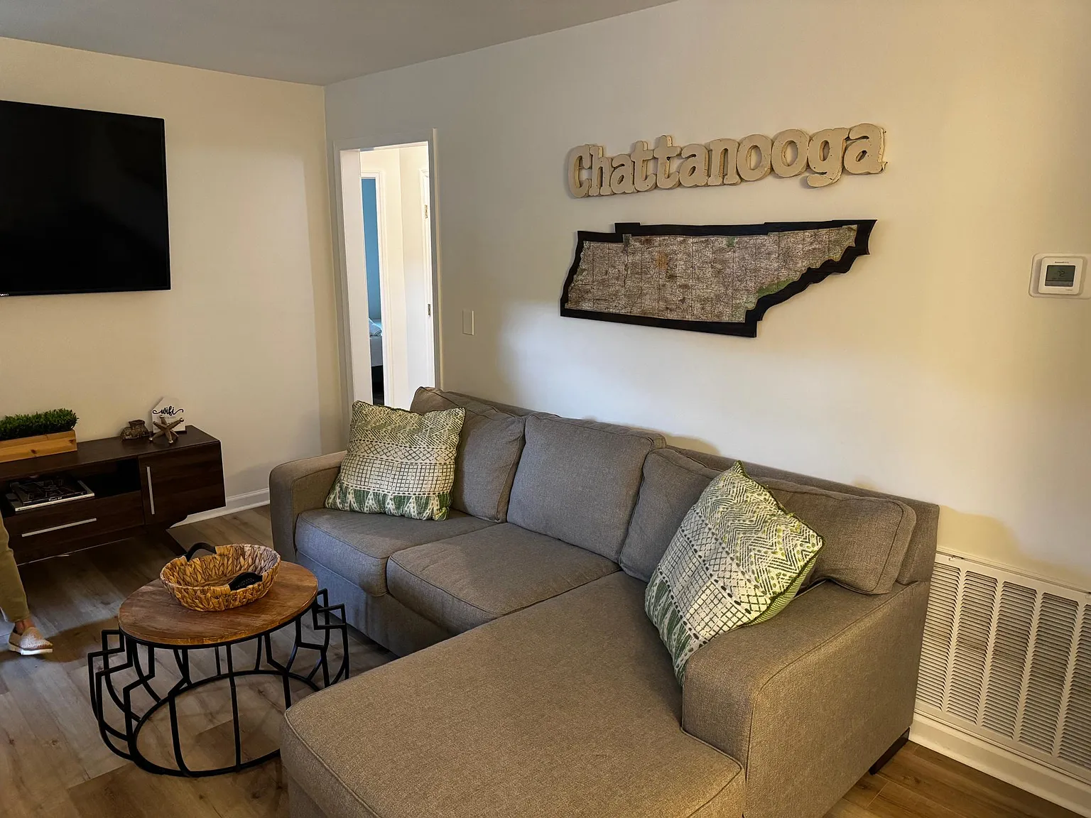 801 Snow St — Photo 3