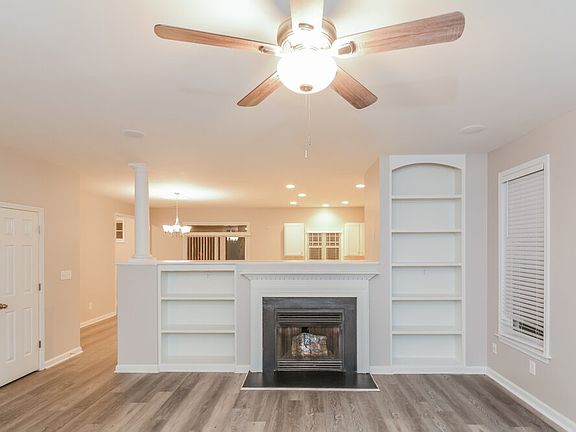4th image of 141 Pearson Pl
