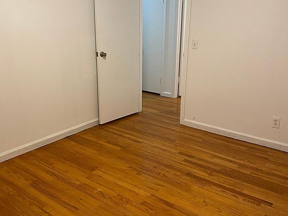 4th image of 148 S 14th Ave