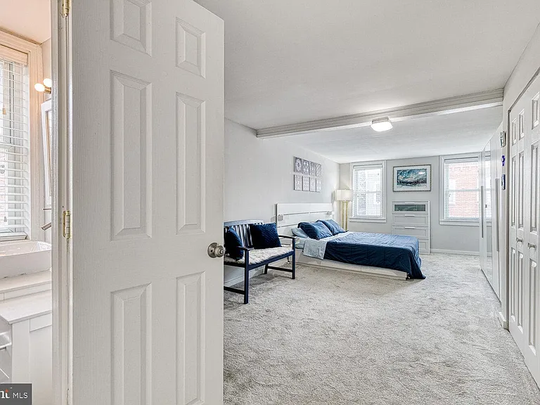 106 S Castle St — Photo 16