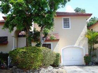 3427 Foxcroft Rd, Hollywood, FL 33025