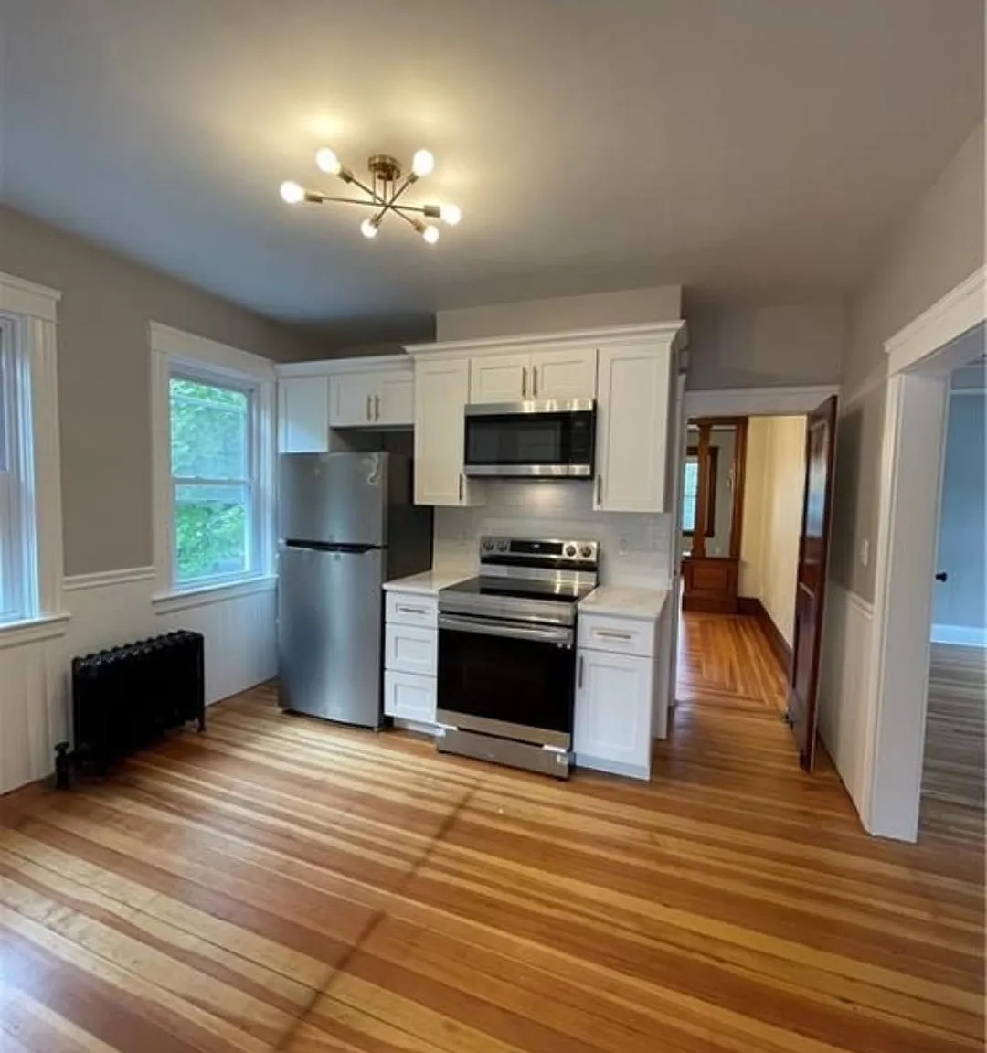 2 bed, 1200 sqft, $2,100 — Photo 2