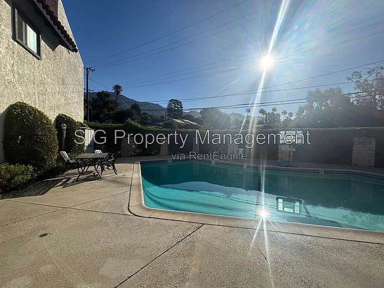 3200 Fairesta St #5 — Photo 30