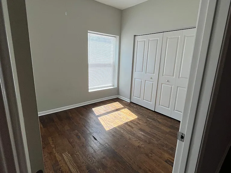 4650-52 N Sheridan Rd — Photo 5
