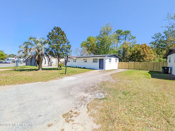 5th image of 1613 BROOKVIEW Drive S