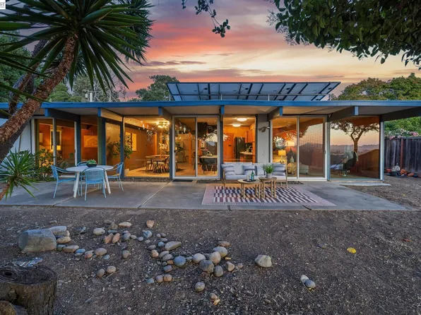 5314 Crown Ct, Castro Valley, CA 94552