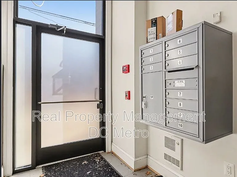 811 Upshur St NW #1 — Photo 18