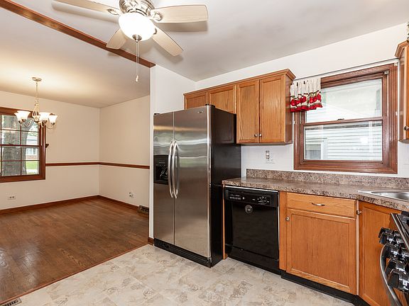 5th image of 3906 N Lincoln St