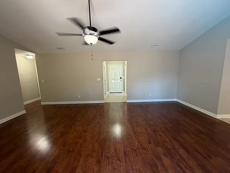 289 Honeysuckle Way — Photo 6