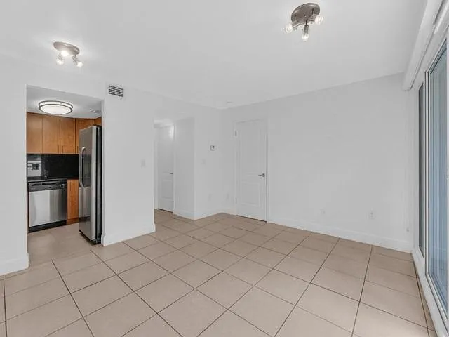 2100 Brickell Ave #305 — Photo 4
