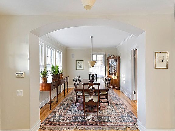 5th image of 212 Wood Ct