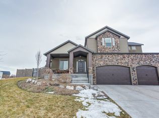 3327 W Tucannon Cv, Bluffdale, UT 84065