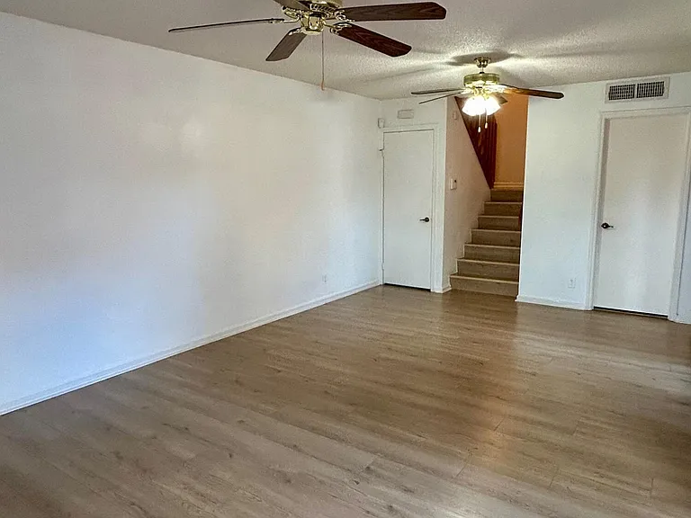 6115 Seven Springs Blvd — Photo 3