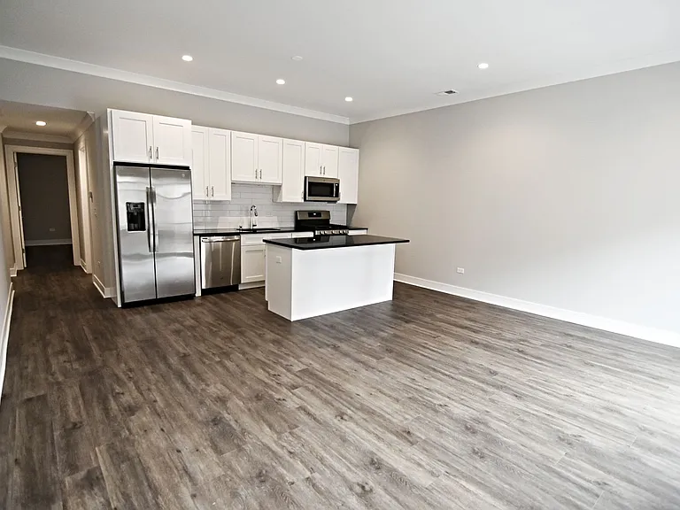 927 W. Irving Park — Photo 8