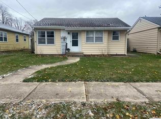 423 26th St SW, Mason City, IA 50401