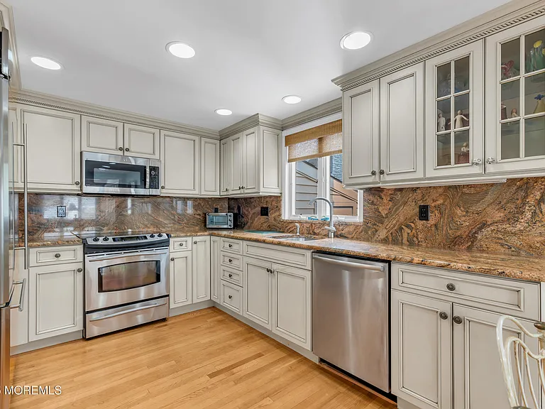 124 Neptune Pl — Photo 10