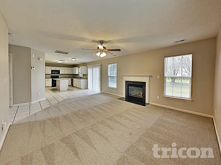 4030 Evelyn Ave — Photo 3