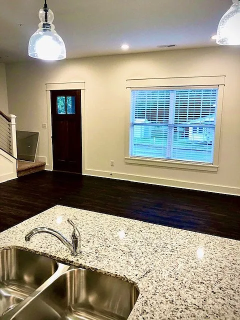4 bed, 2.5 bath, 1472 sqft, $1,550 — Photo 4