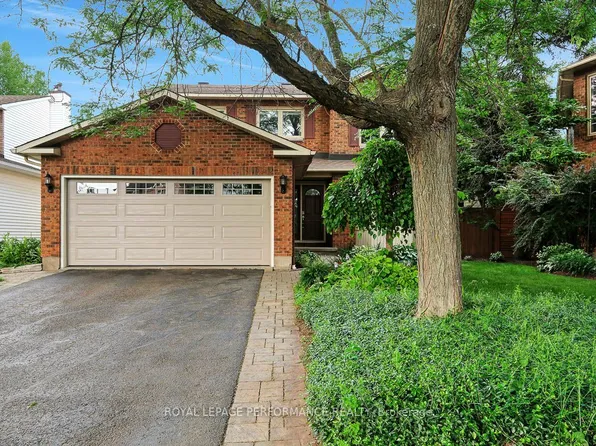 1595 Champneuf Dr, Ottawa, ON K1C 6B6