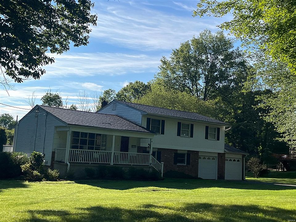 1st image of 4 Linden Ln