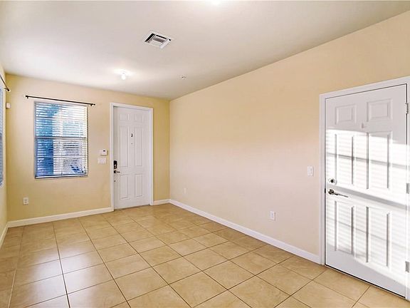 3rd image of 110 Emerald Creek Ter