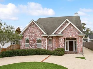 1715 Demosthenes St, Metairie, LA 70005