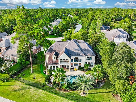 Nearly Â½ acre lot adjacent to the The Woodlands Country Club Gary Player course on the #6 tee box.Any family gathering will be truly relaxing in the outdoors. Forget about all your worries for a few.Party to your hearts content and enjoy family gath