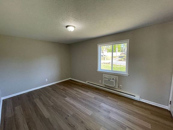 3rd image of 405 W Graham St #4