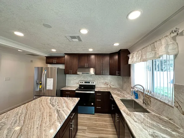 837 W Elna Rae St, Tempe, AZ 85281