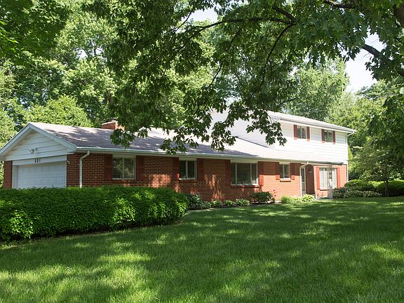 2nd image of 681 Deauville Dr