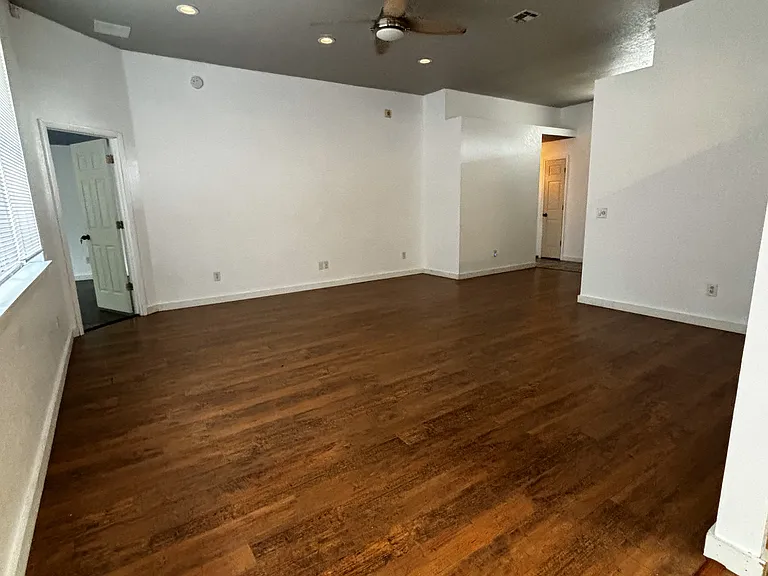 16225 Everglade Ln — Photo 2