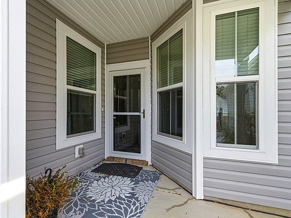 4th image of 4032 Taranto Loop #C