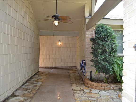 4th image of 1612 Grandview Dr