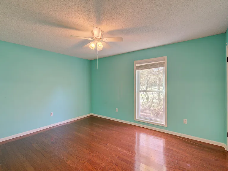 8084 Dogwood Villa Dr — Photo 12
