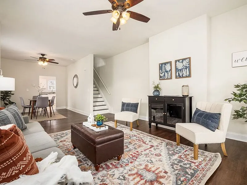 3 bed, 1.0 bath, 1700 sqft, $1,600 — Photo 2