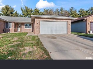 5214 Carlton Dr, Springfield, IL 62703