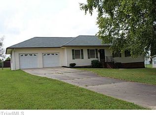 3129 Greene Cross Dr, Winston Salem, NC 27107